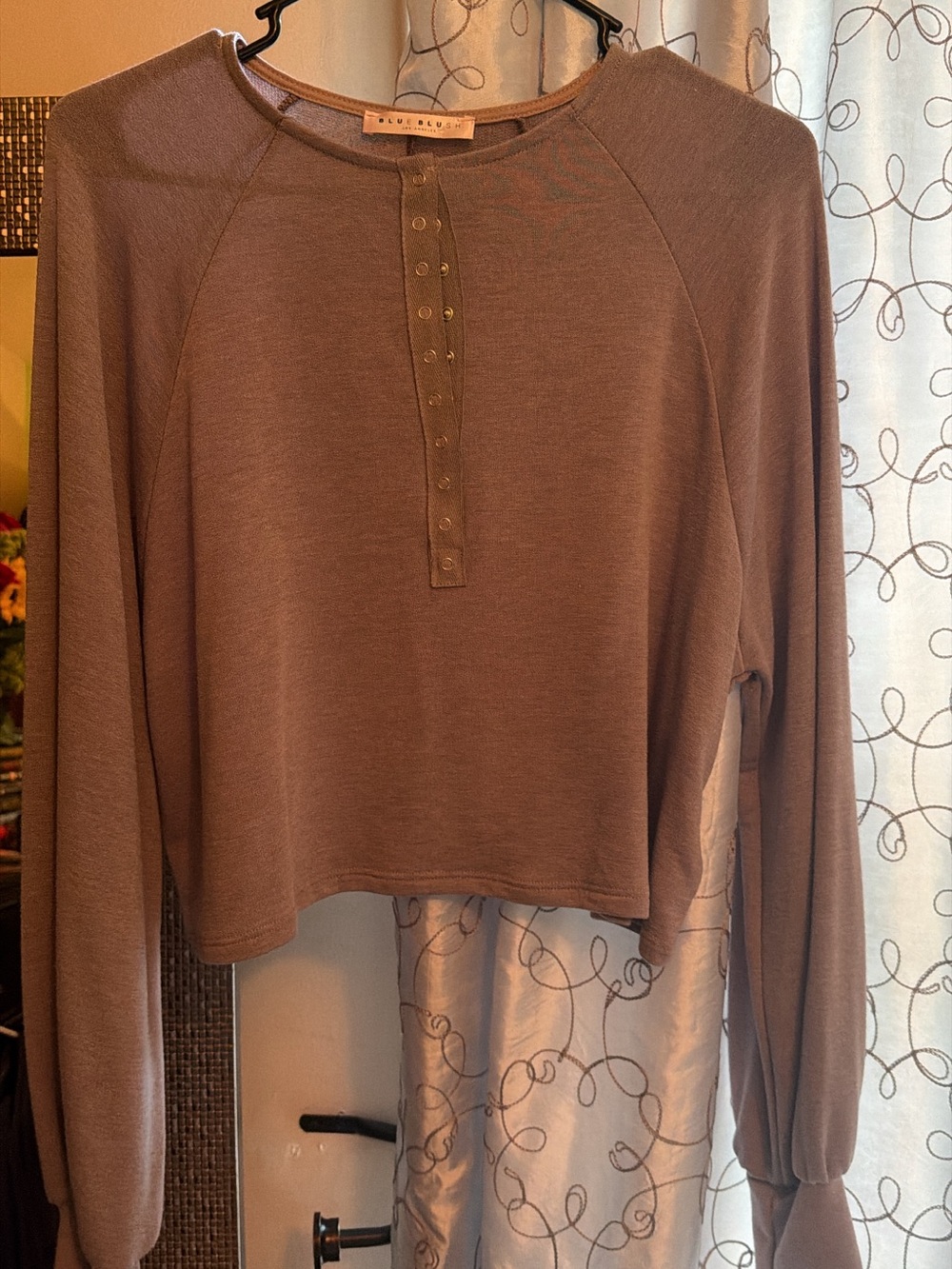 Cropped Long-Sleeve Henley Top in Mauve - Agolde (Estimated)